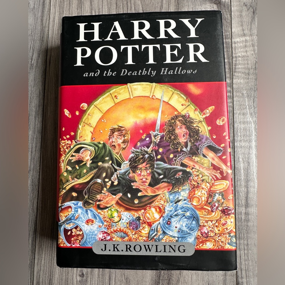 Harry Potter And The Deathly Hallows Hardcover Book 2007 - Preowned